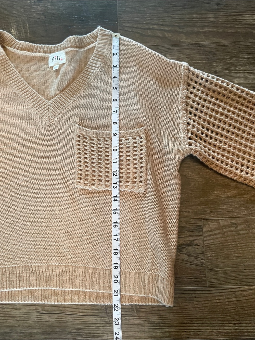 BiBi‎ Beige V-Neck Openwork Sleeve Pocket Sweater Size Medium - Picture 7 of 9